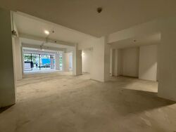 North Canal Road (D1), Retail #599580681